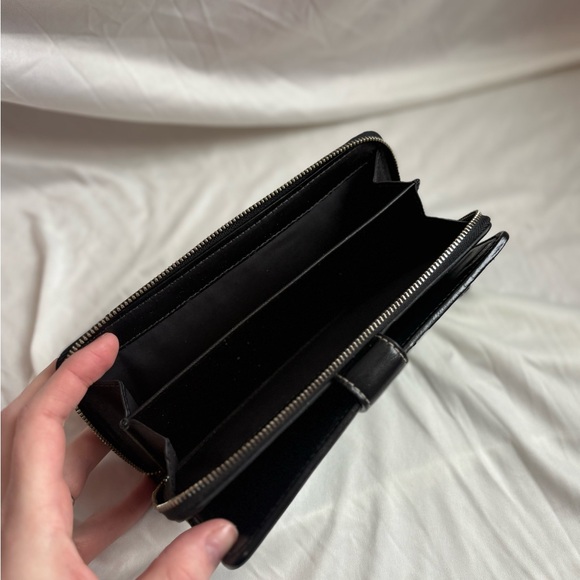 Coach Signature Canvas Wallet - Picture 4 of 4